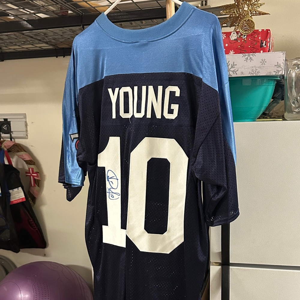 Reebok Tennessee Titans Vince Young Autographed Jersey 10